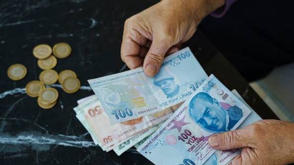 2027 asgari ücret şoku! SGK uzmanı Özgür Erdursun'dan şaşırtan rakam 12